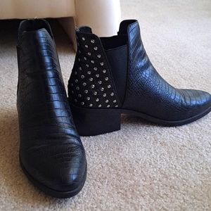 steve madden Studded booties
